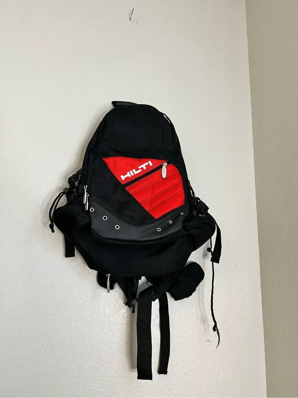 Hilti Tool Travel Backpack Handles black Red Multi Pockets 5 Zippers